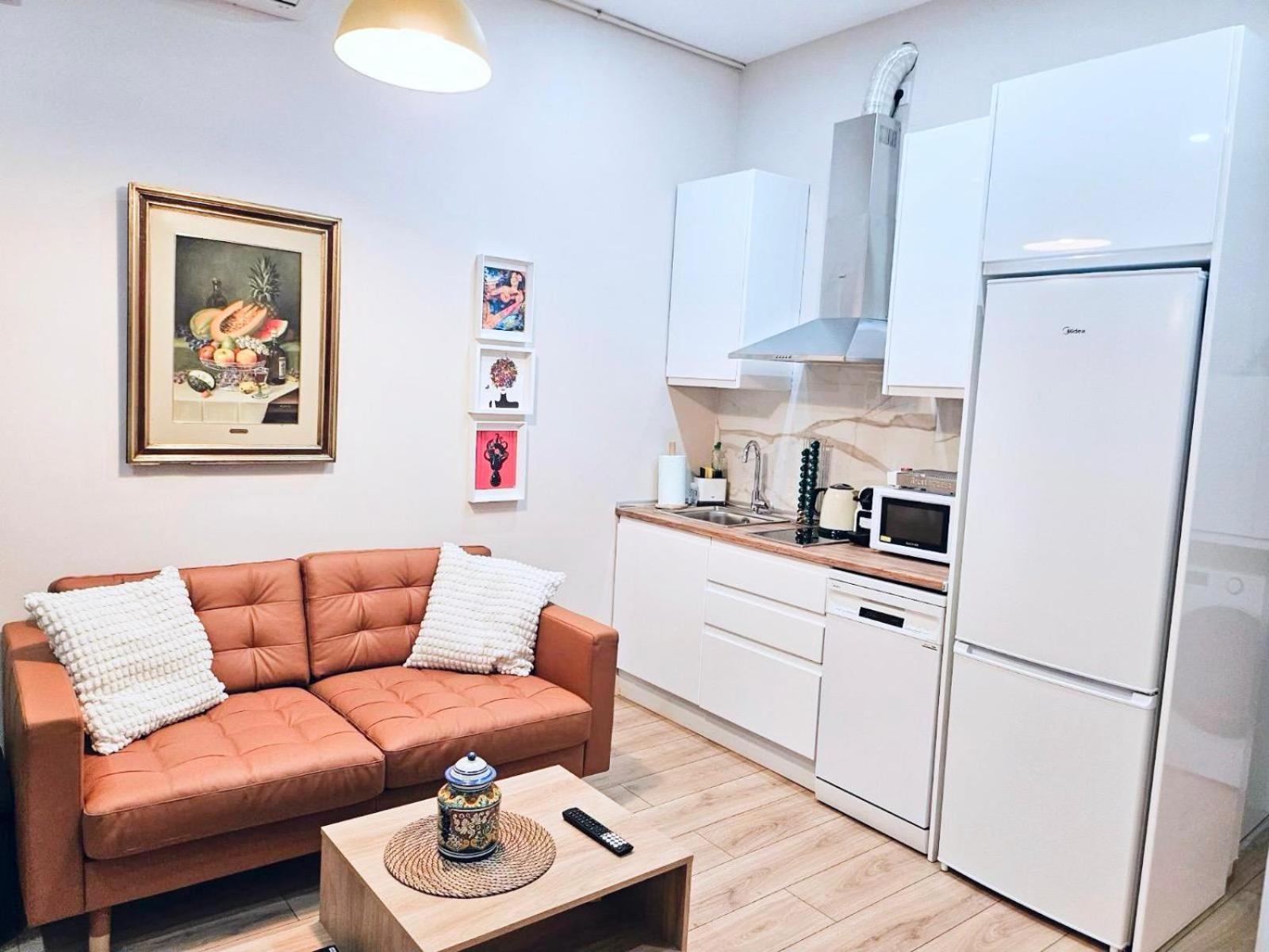 Acogedor Apartamento En Atocha By Bebalmy Madrid Esterno foto